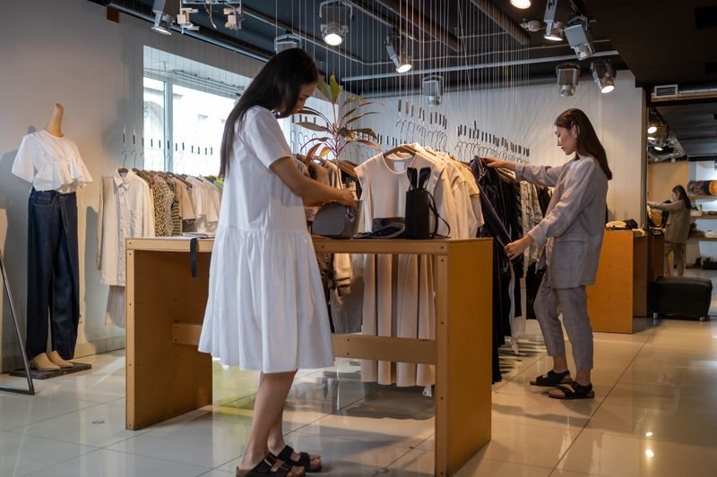 Retail & fashion storefront